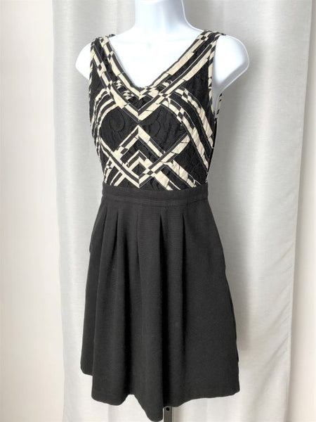 Anthro 9-H15 Size 2 Black and White Dress