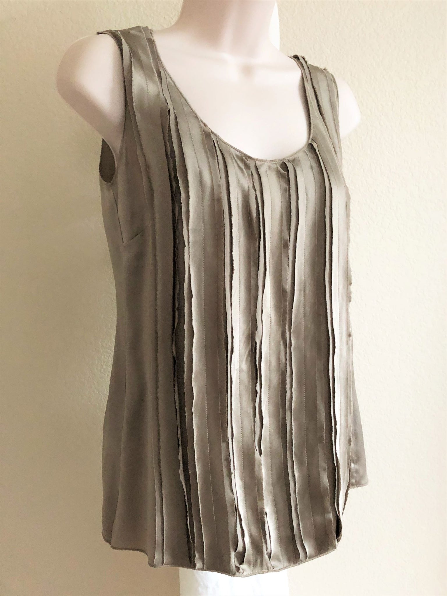 WORTH Size 0 Brown Silk Vertical Pleat Blouse - CLEARANCE