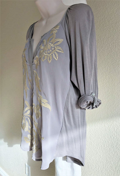Tiny Anthropologie MEDIUM Gray Top