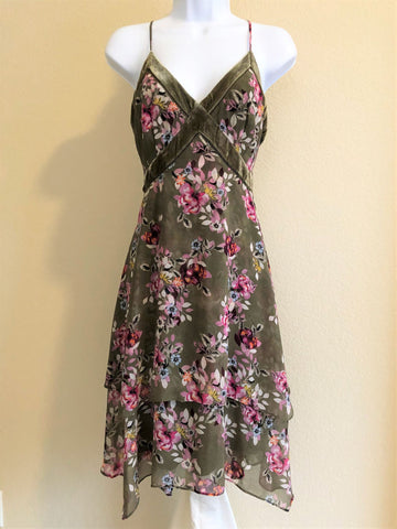WHBM NEW Size 10 Green Floral Dress