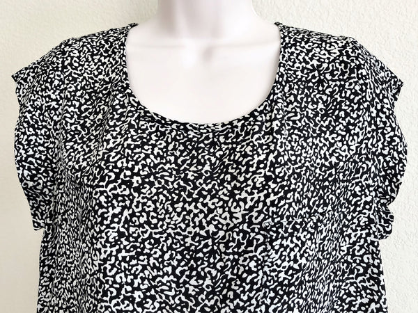 Joie Size Medium Black and White Silk Print Top