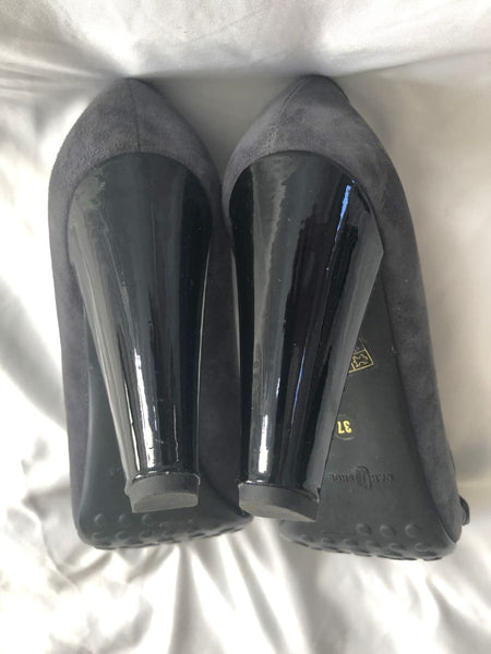 Car Shoe by Prada Size 7 Gray Suede Pumps