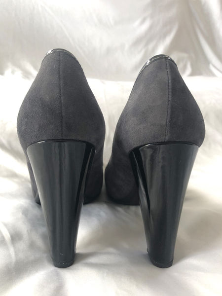 Car Shoe by Prada Size 7 Gray Suede Pumps