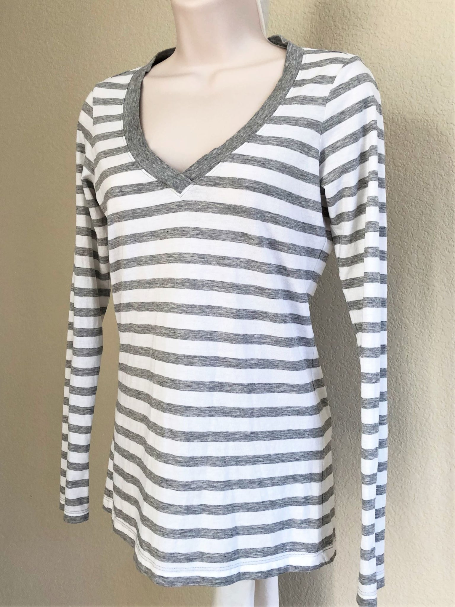 VINCE SMALL White and Gray Striped Top - CLEARANCE