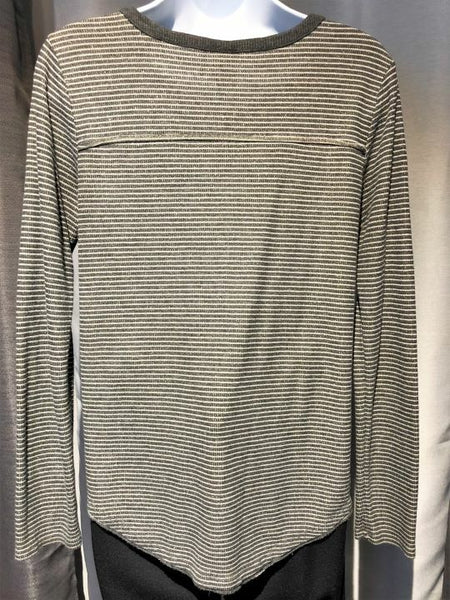 Akemi + Kin Anthropologie MEDIUM Gray Henley