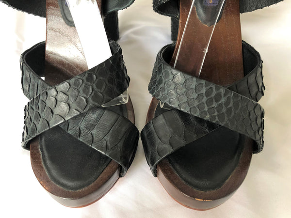 The Tui Collection Size 8.5 Black Snakeskin Platform Sandals