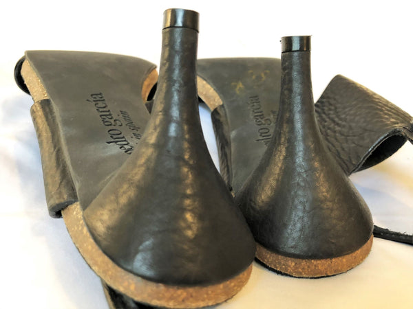 Pedro Garcia Size 8.5 Leann Black Leather Sandals
