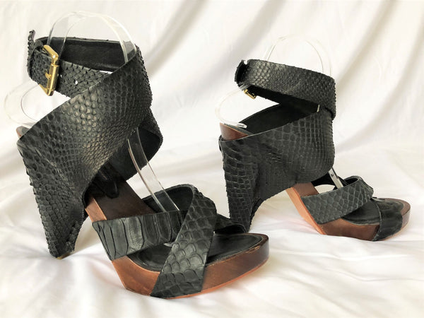 The Tui Collection Size 8.5 Black Snakeskin Platform Sandals