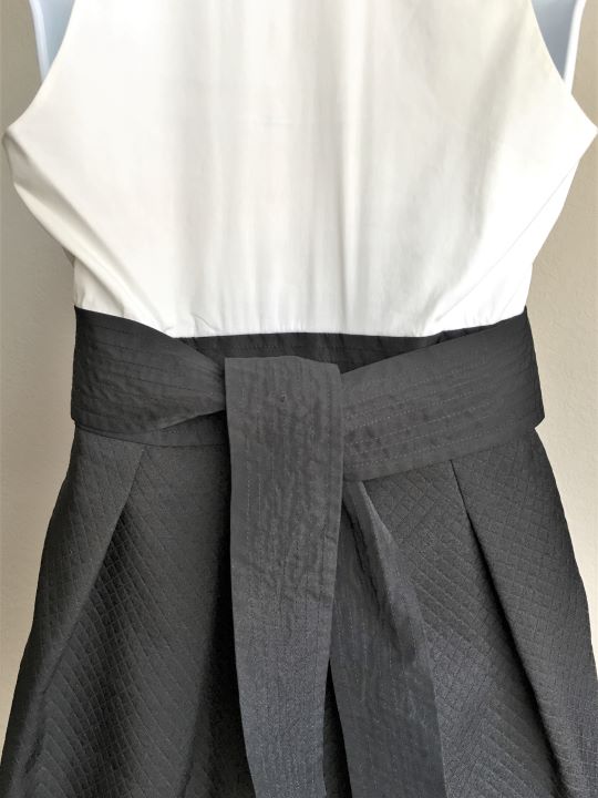 BCBGMaxazria NEW Size 0 White Ruffle Bodice Dress FABULUX BCBGMaxazria NEW Size 0 White Ruffle Bodice Dress FABULUX