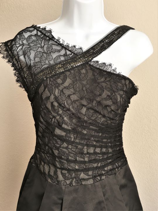 BCBGMaxazria NEW Size 2 Black Cocktail Dress FABULUX BCBGMaxazria NEW Size 2 Black Cocktail Dress FABULUX