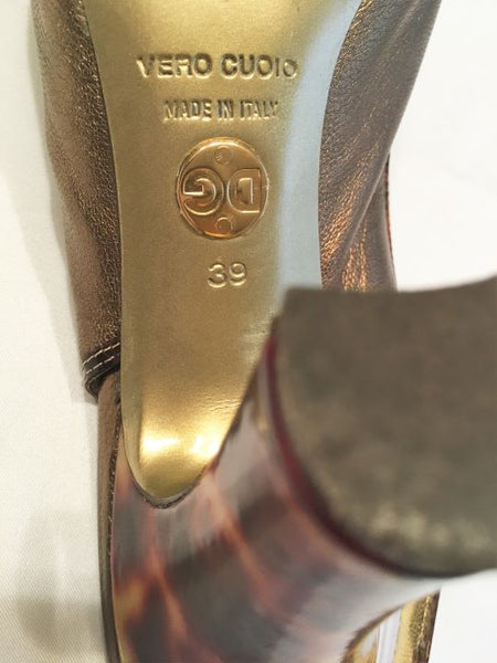 Dolce & Gabanna Authentic Size 8.5 Spuntata Capra Gold Slingbacks