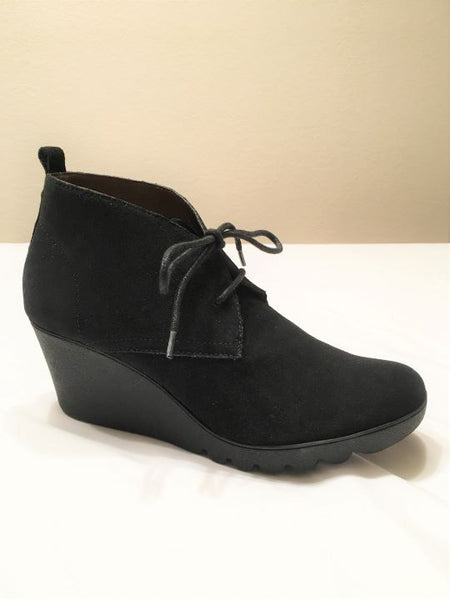 Donald Pliner Size 6.5 Makko Black Suede Wedge Shoes