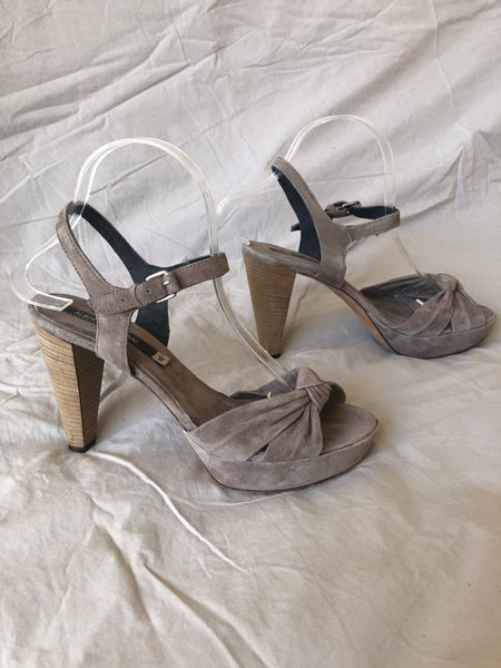 Alberto Fermani Size 8.5 Gray Suede Sandals