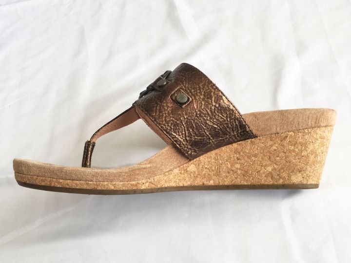 Ugg wedge flip flops discount