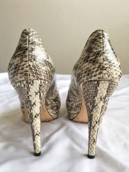 Vera Wang Lavender Size 8.5 Selima Beige Snakeskin Pumps