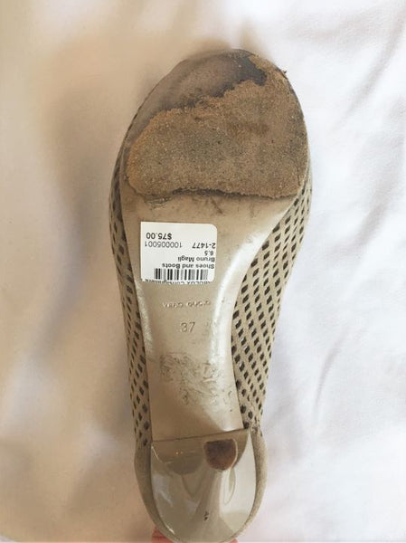 Bruno Magli Size 6.5 Gray Beige Peep Toe Pumps