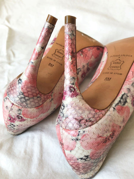 Donald Pliner Size 8 Phillo Pink Floral Pump