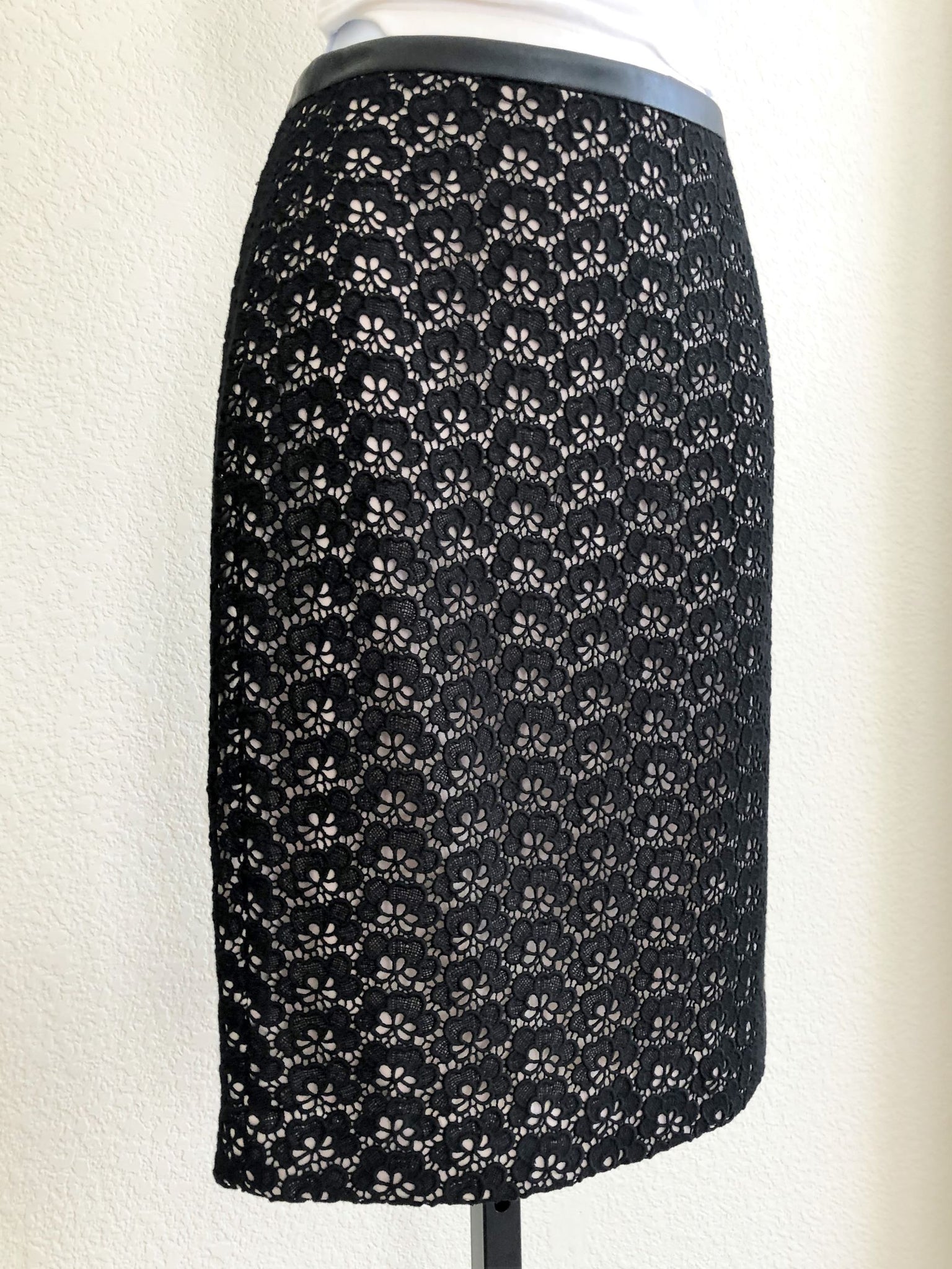 Diane von Furstenberg Size 0 Black Lace Skirt