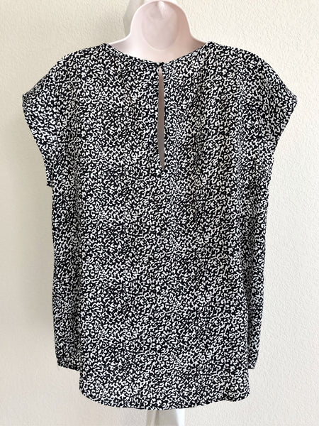 Joie Size Medium Black and White Silk Print Top