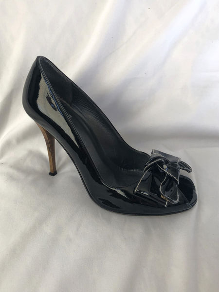 Stuart Weitzman Size 6.5 Woodbow Black Patent Pump