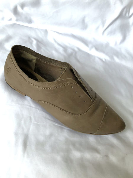 Frye Size 8.5 Taupe Leather Oxfords - CLEARANCE