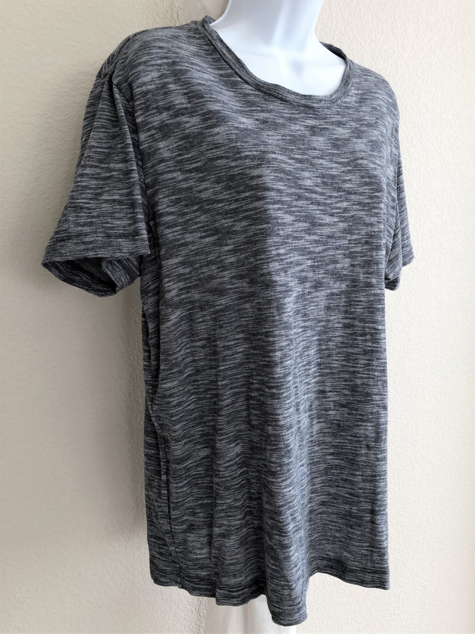 Theory Size XL Gray Short Sleeve Tee