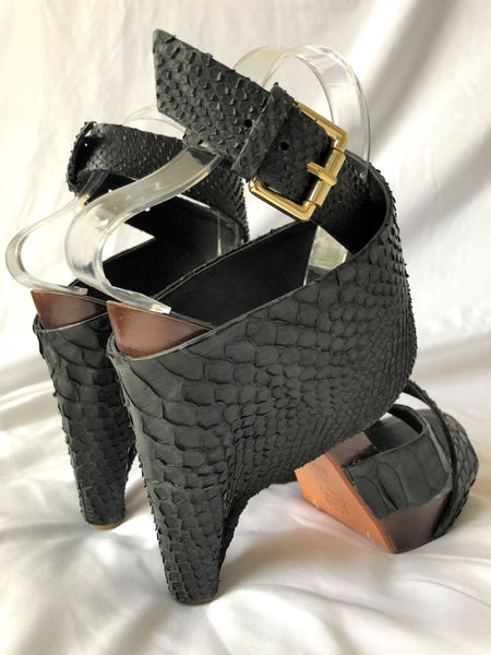 The Tui Collection Size 8.5 Black Snakeskin Platform Sandals