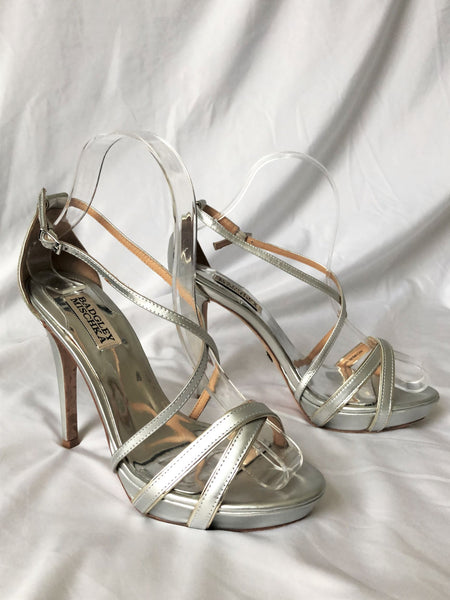 Badgley Mischka Size 7 Fierce Silver Leather Sandals