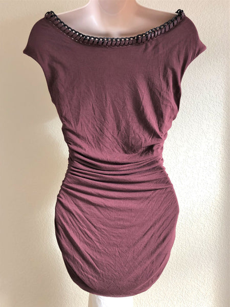 Bailey44 NEW MEDIUM Burgundy Chain Top