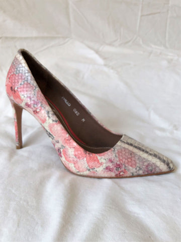 Donald Pliner Size 8 Phillo Pink Floral Pump