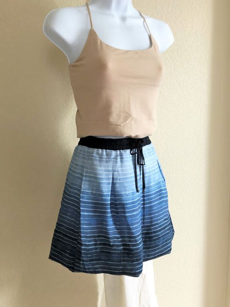 VINCE Size Medium Blue Silk Striped Mini Skirt