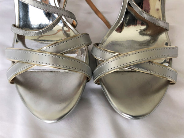Badgley Mischka Size 7 Fierce Silver Leather Sandals