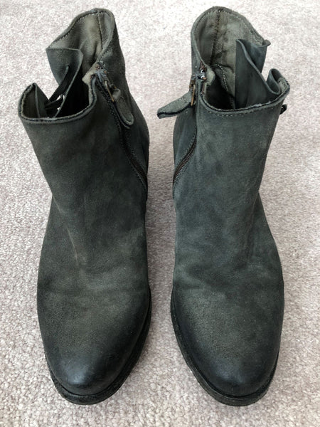 Gidigio Size 6 Gray Green Booties - CLEARANCE