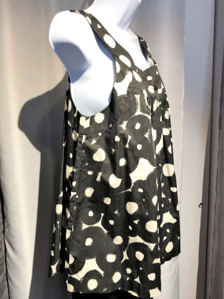 Theory LARGE Black and White Circles Top