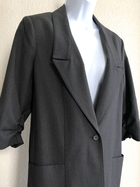 Elizabeth and James Size 8 Gray Ruched Sleeve Relaxed Blazer