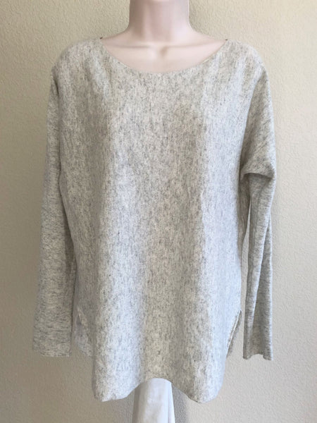 VINCE Size Small Gray Cashmere Sweater