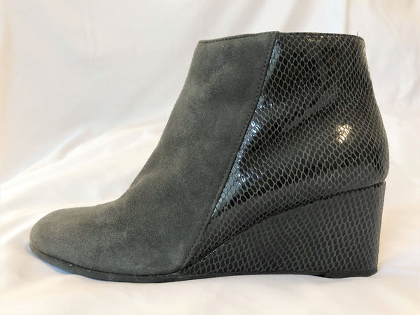 Aquatalia Size 6.5 Gray Leather Wedge Boots