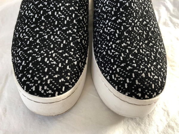 VINCE Size 7 Warren Black and White Sneakers - CLEARANCE