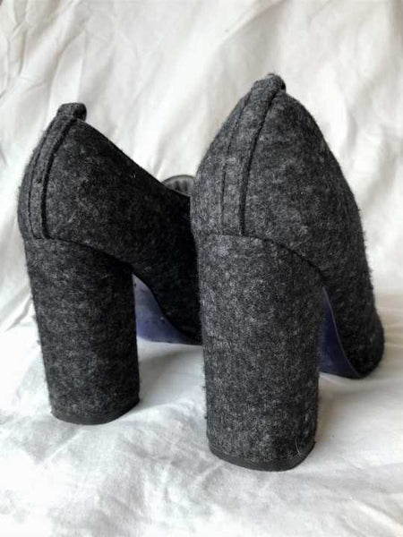 Theory Size 5 Gray Fabric Pumps