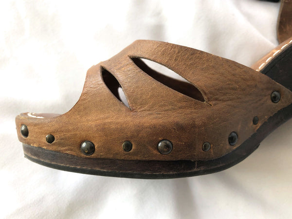 Frye Size 7.5 Brown Leather Studded Sandals