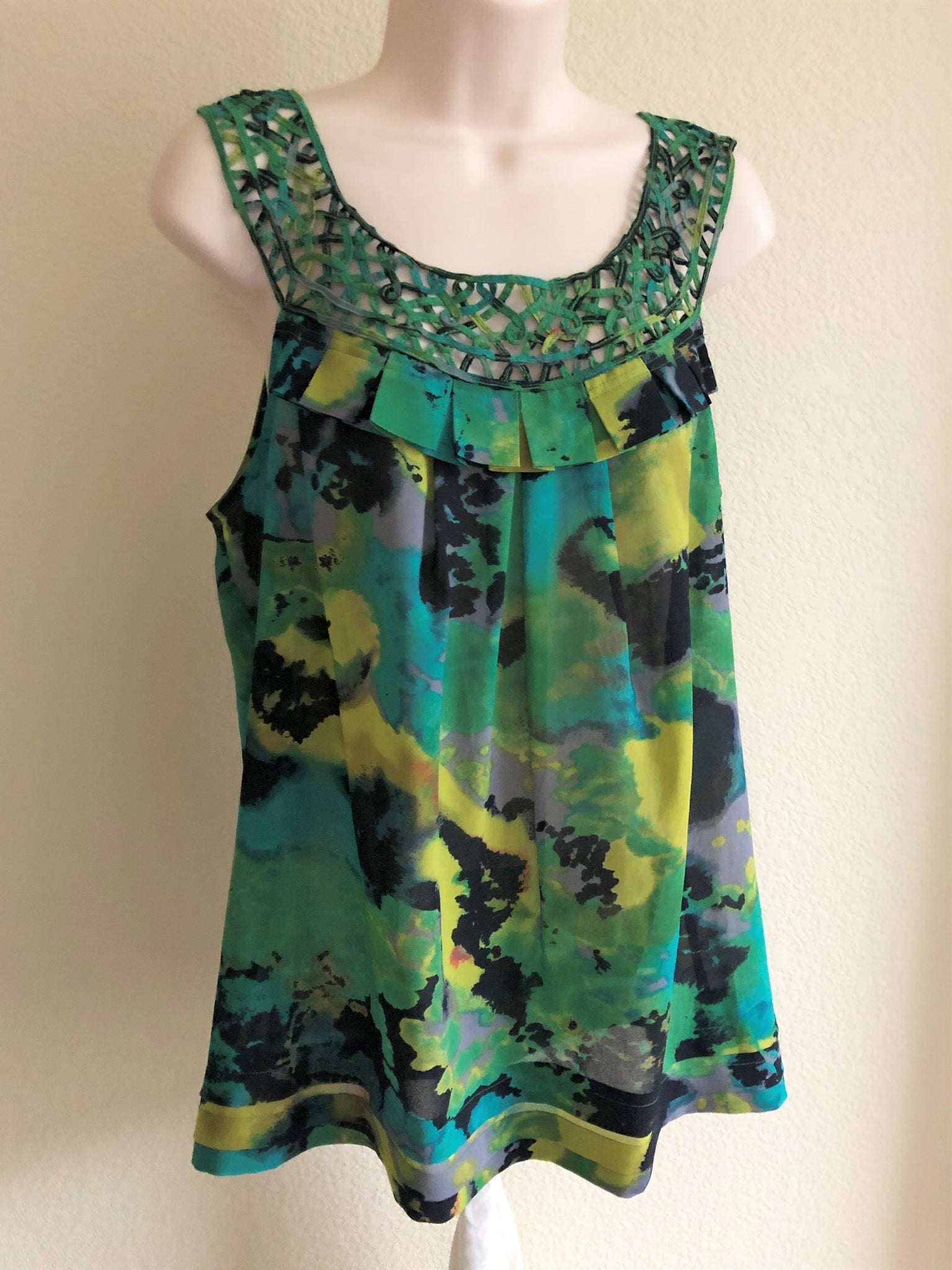 Odille Anthropologie Size 12 Green Top