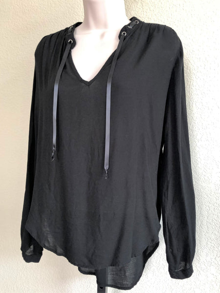 Bella Dahl for Anthropologie Size XS Black Grommet Top