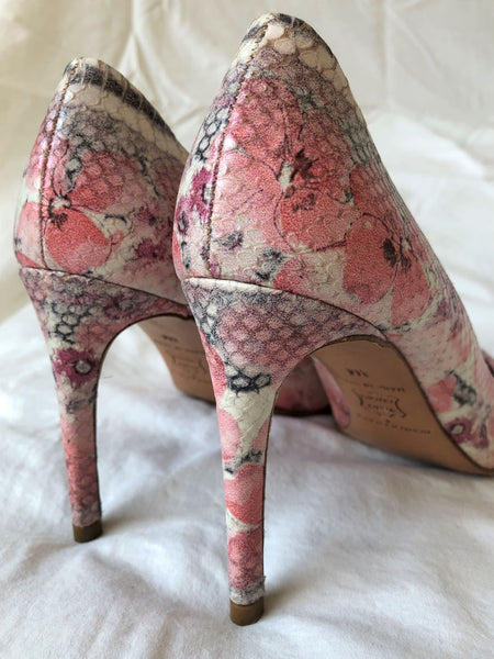 Donald Pliner Size 8 Phillo Pink Floral Pump