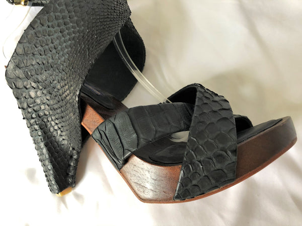 The Tui Collection Size 8.5 Black Snakeskin Platform Sandals