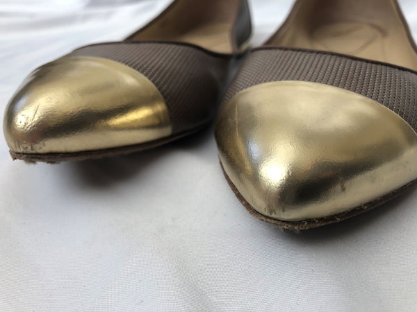 Brian Atwood Size 7 Gold Toe Flats