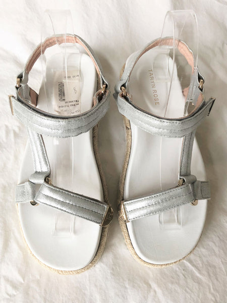 Taryn Rose Size 8 Lydia Silver Leather Sandals