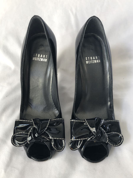 Stuart Weitzman Size 6.5 Woodbow Black Patent Pump