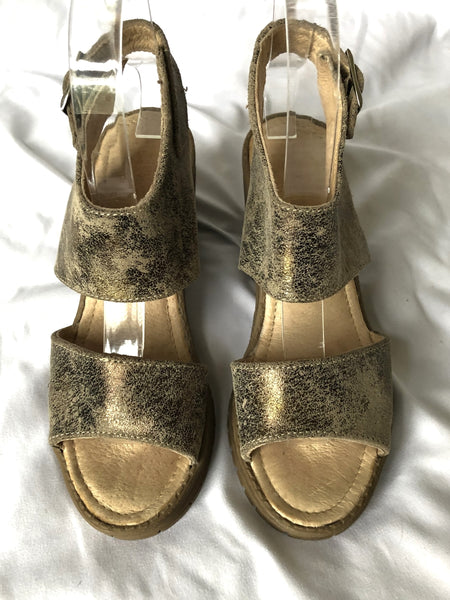 CoFi Size 6 Metallic Sandals