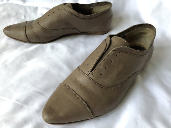 Frye Size 8.5 Taupe Leather Oxfords