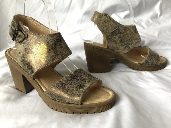 CoFi Size 6 Metallic Sandals